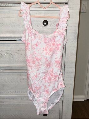 Womens Pink Floral Ruffle One-Piece Swimsuit